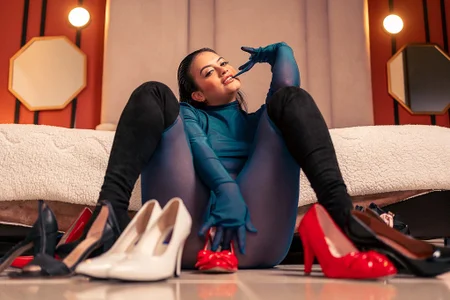 nia__white Public Poză 4