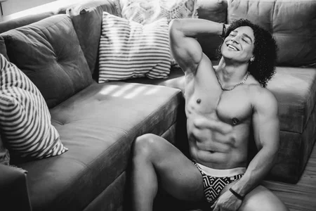 MikeEstevess Black and white sensation Pic 3