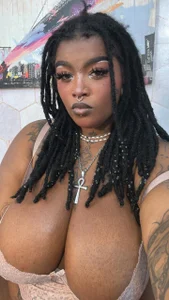 Anaa_Fuentess bigboobs chocolate Pic 2