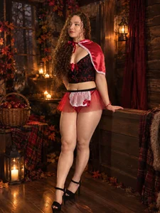 Have you seen a cute Little Red Riding Hood? 😈🍎 de CamilaSaez Foto 3