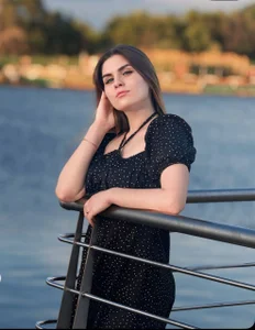 AllisonCakmak Public Poză