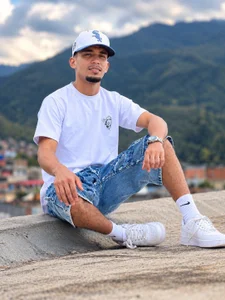 latino de DrakeFoxx  4 Imagens