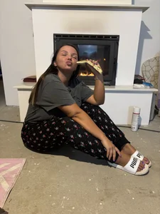 CelesteBailey Home time 💝 Pic 5