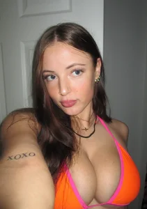 zoepriceee just your favorite gal ✨ Pic 2