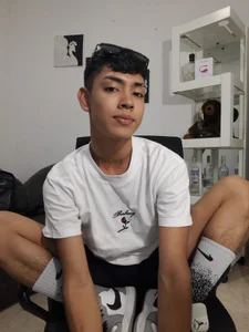 LoganTwink18のPublicの 5枚の写真