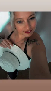 Les-Chups Public Pic 4