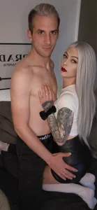 Public de TwoShadesOfSins  Imagens