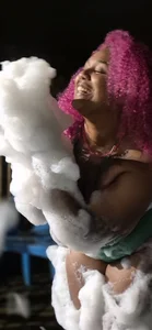 Just_Gissellex sexy dance with a bubble bath in the jacuzzi Immagine  2