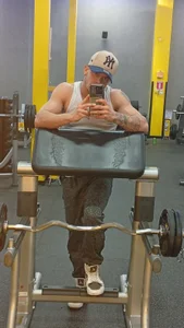 mike_burke Gym time Pic 9