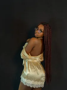 Raquel_jones Sensual golden 💛 Pic 2