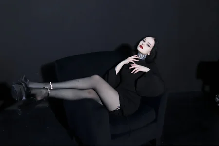 KailaAdams Public  2 снимка