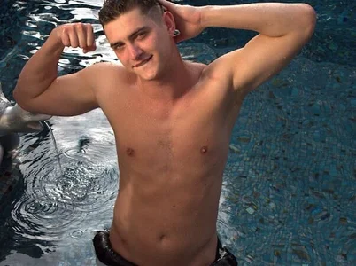 AndyFame POOL Poză 2