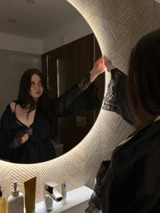 Blush_Beauty__ Late night vibes😏 Kuva 3