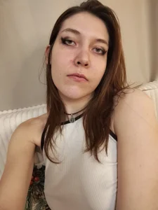 ClariceWellen I think white suits me Pic 2