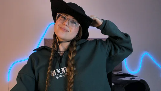 tekila__ I love being the style you don't expect to see on these platforms. Pic 5