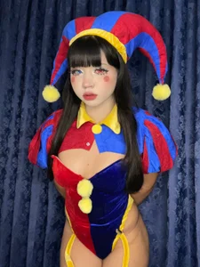 Petit-Rosse 🎈 P O M N I 🤡💙 Pic 9