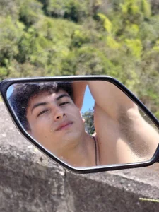 Aaron_Eze Find me in the road ;)  3টি ছবি