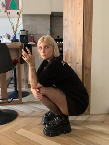 Ella_Bloom Public Poză 4