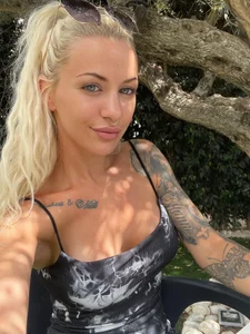 JuicyJanexo Public Pic 3