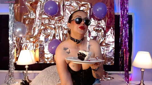 Azaahara_ MY BIRTHDAY 🎂🥂 Pic 4