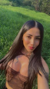 Pretty7Odette Public Foto 4