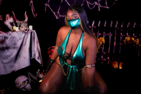 KayaBrown HALLOWEEN JADE👻 Foto 2