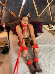 Your Slave de Vivianmature  7 photos