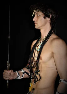 Put on the outfit of the king of Papuans 1300 de dirty-boss  3 Imagens