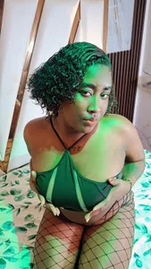 Pamella_Brown Public Immagine  4