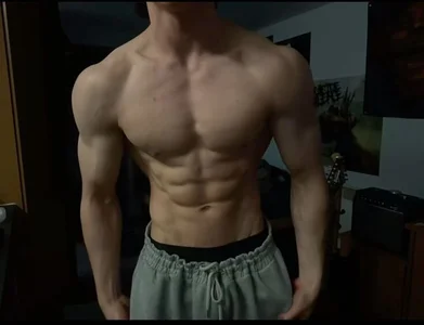 Herecallboyyash My body Foto