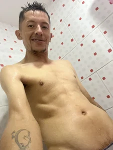 BriannaTS_and_David kullanıcısının Hot David🔥 albümü -  5 fotoğraf