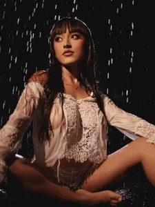 MelodyWinx The rain writes letters on the ground that the wind never answers. Foto 3