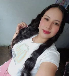 Rossie_Bloom Public Pic 4