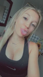 hatgirlsolo Public Pic 3