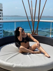 Victoria_adaams ☀️⚡Just taking the sun⚡☀️ Pic