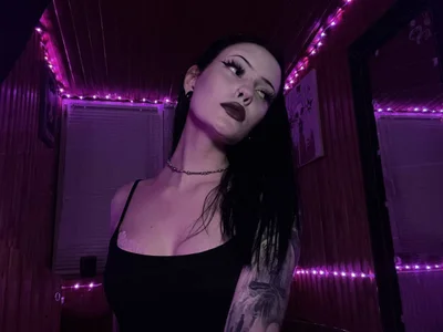 A dark and alluring vibe de Alluring_Silk  5 Imagens