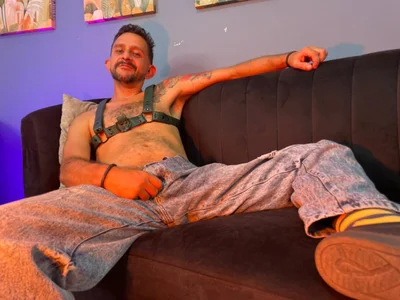 pigbananax BDSM ? MMM Pic 2