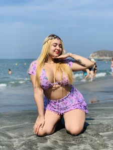 Jazmin_kithana On vacation by the sea 🌊 Foto 3