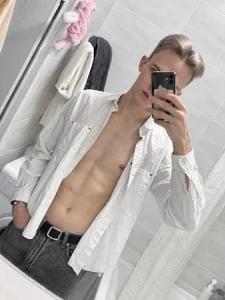 Midnight_gospell In bathroom Immagine  2