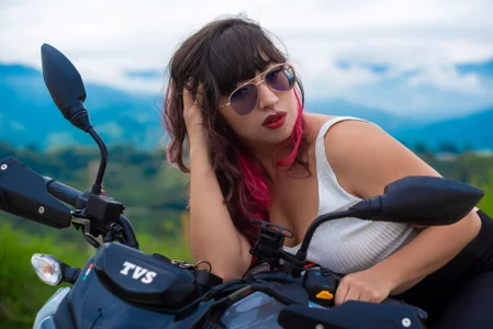 Piafisher1 🏍️🔥 Queen of the Road 🔥🏍️ Foto 5