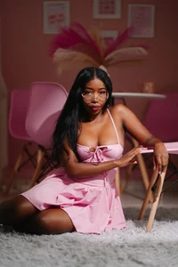 SeleneLune_ A Little Pink Obsession 💋 Pic