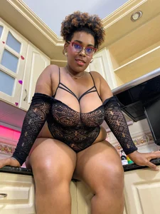 DakotaSexShow Public Pic 6