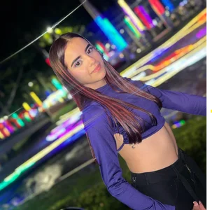 emilyclay_1 Public টি ছবি