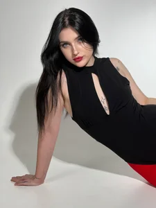 Mc_Aurora SEXY RED Pic 2