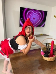 Little Red Riding Hood ❤️ de AllisonRoberts_ Foto 8
