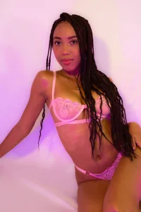 Mia_Duarte1のTemptation at its finest.の 7枚の写真