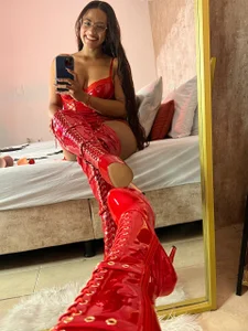 Lilith_Russoo my favorite boots 💥💋 Bilde 3