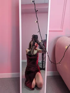 TinaDavil Tina is going to a restaurant Immagine  2