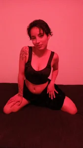 laura-hills18 Sexy Me♥ Pic 4