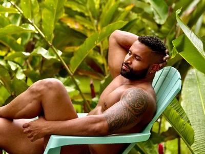 new photos in the pool and billiard table de MattRodriguez9  2 Imagens